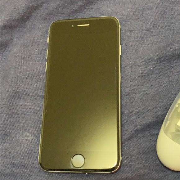 iPhone 6 - Picture 2 of 3